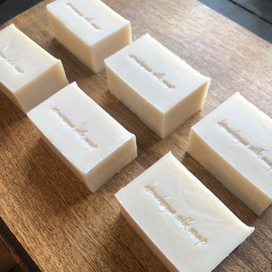 OKAYA繭つむぎシリーズ シルク化粧石けん